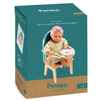 Drewniane krzesełko do karmienia dla lalek z tacką z kolekcji Pomea marki Djeco. Djeco Krzesełko do karmienia KOLEKCJA POMEA