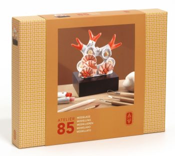 Zestaw do modelowania z gliny z narzędziami i formą do tworzenia dekoracji dla dzieci. Djeco AGA Atelier 85 modelowanie