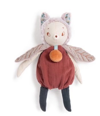 Pluszowa maskotka ptaszek w bordowym ubranku z pomarańczowym noskiem dla dziecka. Moulin Roty Maskotka GIBOULEE z APRES La PLUIE