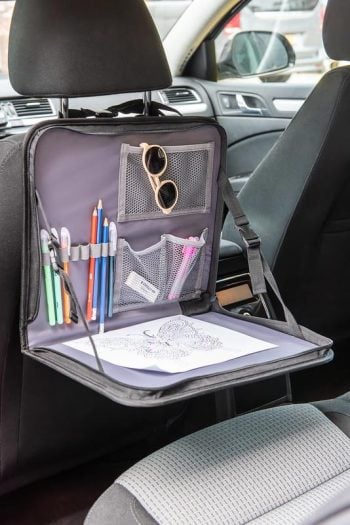 Tacka podróżna na tylne siedzenie samochodu z organizerem na przybory do pisania i okulary dla dziecka. Dooky Tacka podróżna na tylne siedzenie 2w1 Travel