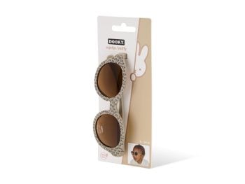 Okulary przeciwsłoneczne dla niemowląt w kolorze taupe z wzorem dla dzieci 6-36 miesięcy. Dooky Okulary przeciwsłoneczne Miffy taupe 6-36 m