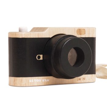 Drewniany czarno-beżowy aparat fotograficzny retro z kalejdoskopem zabawka dla dziecka. Le Toy Van Drewniany aparat fotograficzny retro z kalejdoskopem zabawka