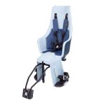 Dziecięcy fotelik rowerowy z niebieskim siedziskiem i czarnym stelażem mocowany do ramy roweru. Bobike Fotelik row.excl.Maxi PLUS 1P rama denim deluxe