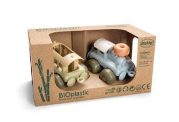 Zabawka pociąg z ekologicznego plastiku w kolorze beżowo-niebieskim do zabawy w piasku dla dzieci. Dantoy BIO pociąg