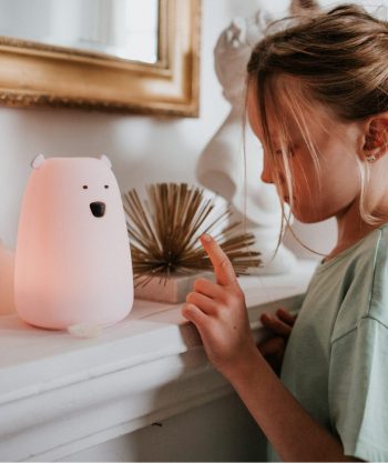 Duża różowa silikonowa lampka nocna w kształcie misia dla dziecka z pilotem. Rabbit&Friends Miś Duży Lampka Silikonowa z Pilotem Różowa