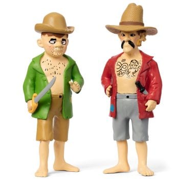 Dwie plastikowe figurki piratów w kapeluszach jedna w zielonej kurtce i beżowych spodniach druga w czerwonej kurtce i szarych spodniach do zabawy dla dzieci. Pippi Figurki Piraci zestaw do zabawy Langstrumpf pirat