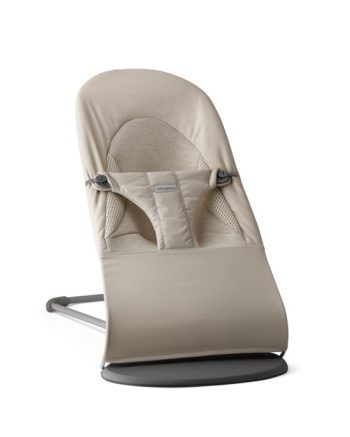 Leżaczek dla niemowlaka piaskowoszary z tkaniny miękkiej i siateczkowej. Babybjorn leżaczek BALANCE SOFT WOVEN/JERSEY Tri Fabric Piaskowoszary