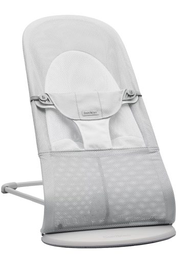 Leżaczek dla niemowlaka szary z białym miękkim siedziskiem z siateczki. Babybjorn leżaczek BALANCE SOFT MESH Szary/Biały