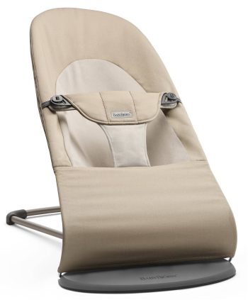 Leżaczek dla niemowlaka w kolorze beżowym z khaki z regulowanym oparciem i metalową podstawą. Babybjorn leżaczek BALANCE SOFT WOVEN Khaki / Beżowy