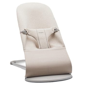 Leżaczek dla niemowlaka jasnobeżowy z tkaniny 3d jersey z pasami bezpieczeństwa. Babybjorn leżaczek BLISS 3D Jersey Jasny Beż