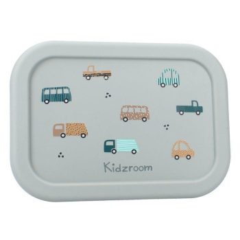 Prostokątny pojemnik na lunch z silikonu w jasnym kolorze z nadrukiem kolorowych samochodzików dla dziecka. Kidzroom Lunchbox pojemnik silikon Sweet Cars