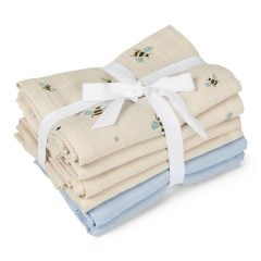 Zestaw sześciu muślinowych pieluszek wielorazowych w kolorze kremowym i jasnoniebieskim z nadrukiem pszczół dla niemowląt. Vanilla Copenhagen Muślinowe pieluszki 6 pack 70x70cm Honeybee