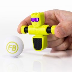 Zielony piłkarzyk do gry zręcznościowej dla jednego gracza z białą piłeczką. Fat Brain Toy Co. Zielony Piłkarzyki Foosbots Zestaw dla Jednego Gracza