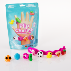 Zestaw do tworzenia biżuterii z różowymi i kolorowymi zawieszkami dla dzieci. Fat Brain Toy Co. Biżuteria Plip Charms Zestaw Różowy