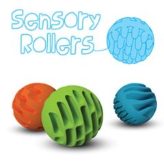 Zestaw trzech sensorycznych piłek w kolorach pomarańczowym zielonym i niebieskim z wypustkami dla dzieci. Fat Brain Toy Co. Sensoryczne Kule