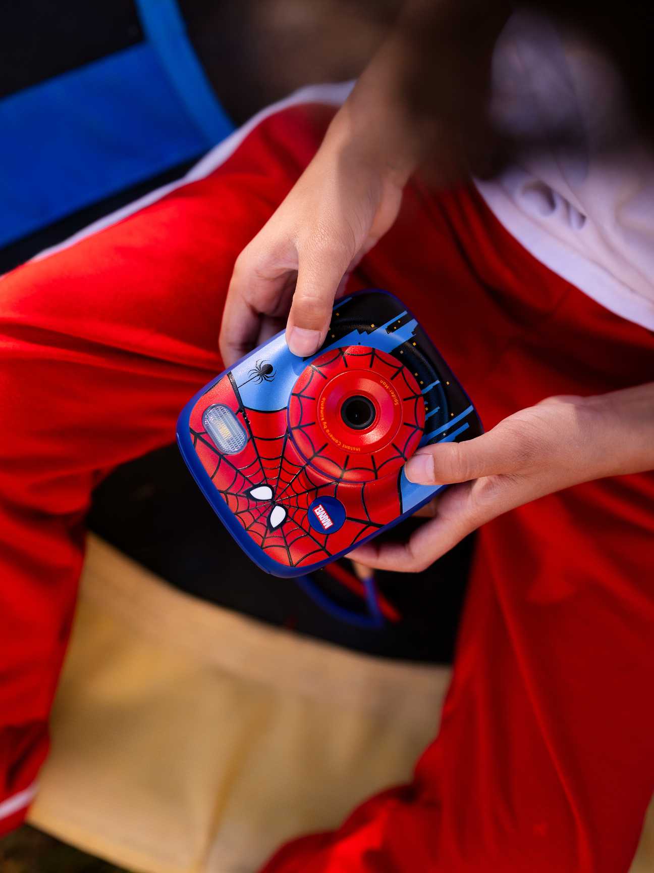 Aparat natychmiastowy z motywem Spider-Man Marvel w kolorze niebiesko-czerwonym dla dzieci. Kiimento Aparat Natychmiastowy Print Pro z Drukarką Spider-Man Marvel