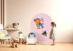Magnetyczna naklejka ścienna z kolorowymi klockami w kształcie dinozaura i gwiazdy na różowym tle dla dziecka. CLEVERCLIXX magnetyczna naklejka ścienna 95x75cm dream pink