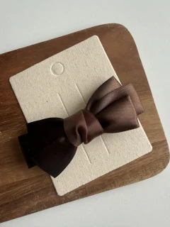 Brązowa spinka do włosów kokardka dla dziewczynki. Fig&Pear Spinka dziewczęca kokardka Chocolate Brown