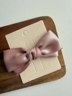 Spinka do włosów kokardka materiałowa różowa dla dziewczynki. Fig&Pear Spinka kokardka Plum Pink