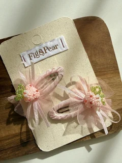 Różowe spinki do włosów z koralikową truskawką dla dziewczynki 2 sztuki. Fig&Pear Spinki z truskawkami z koralików 2-pak