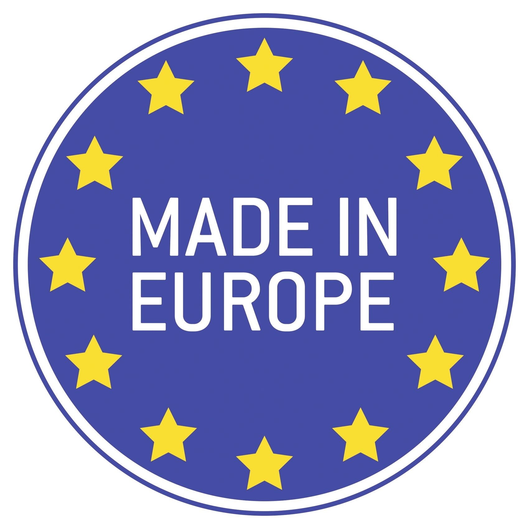 Okrągła niebieska naklejka z napisem Made in Europe i żółtymi gwiazdkami. Djeco Puzzle gallery UKRYTE W NATURZE 1000 elem