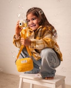 Dziecięcy aparat fotograficzny w kolorze żółtym z torbą na ramię dla dziecka. Hoppstar Expert Citron Zestaw aparat dla dzieci i torba na aparat