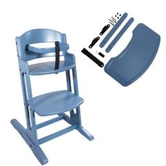 Drewniane krzesełko do karmienia dla dziecka w kolorze niebieskim z tacką i elementami montażowymi. BabyDan krzesełko do karmienia DanChair +tacka DanTray ZESTAW dusty blue