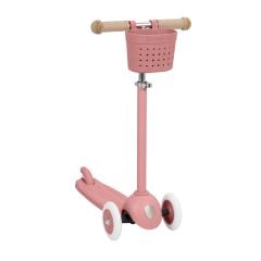 Różowa hulajnoga trójkołowa dla dziecka z koszykiem i drewnianą kierownicą. Banwood Hulajnoga ECO z koszykiem Pin & Ride Raspberry