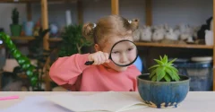 Jak działa lupa i dlaczego czasem odwraca obraz?