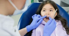 Próchnica butelkowa – jak wygląda i kiedy zabrać dziecko do dentysty?